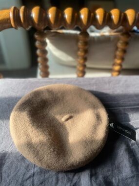 David and Young Camel Brown Wool Beret nwt